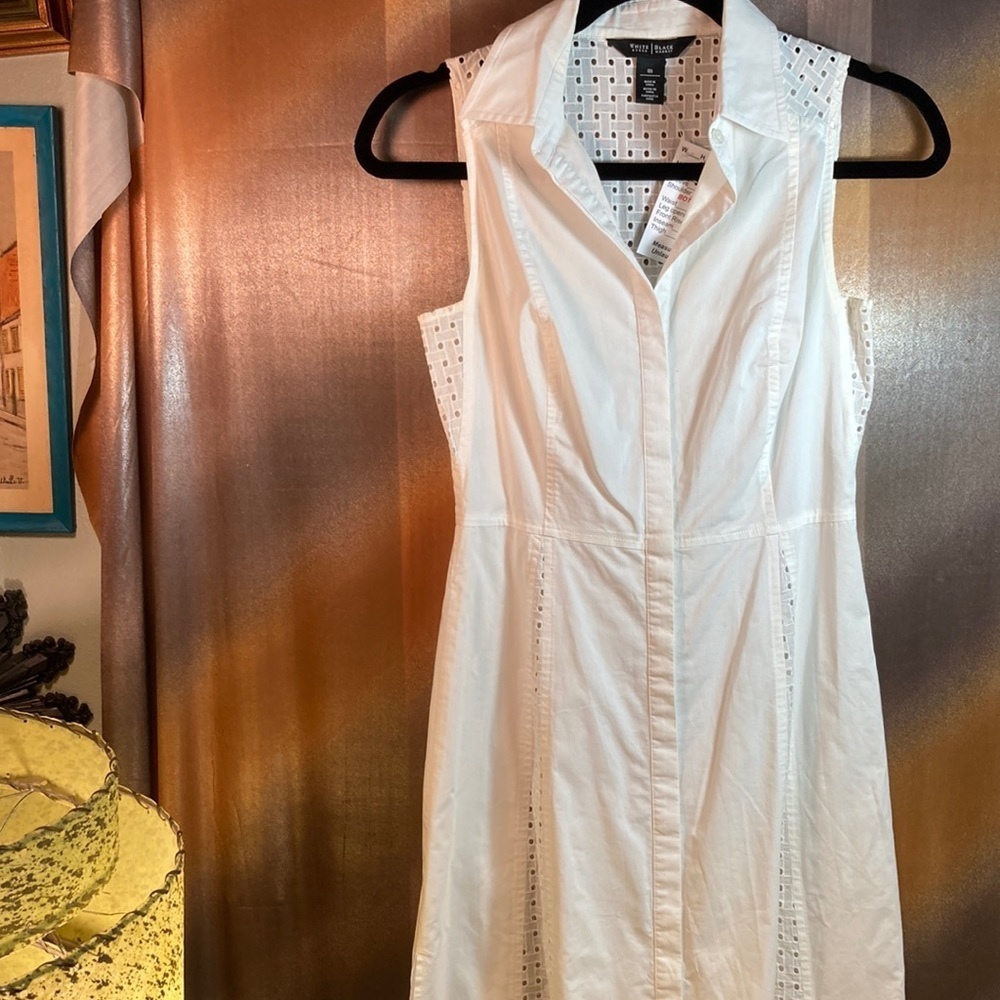 White‎ House Black Market size 00 34” chest white dress with cane lace. B4